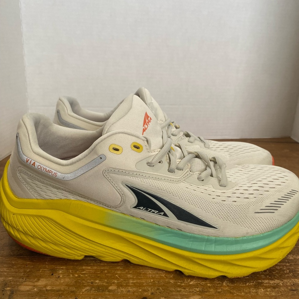 Altra Mens Via Olympus AL0A82BW270 White Running Shoes Sneakers Size 9.5